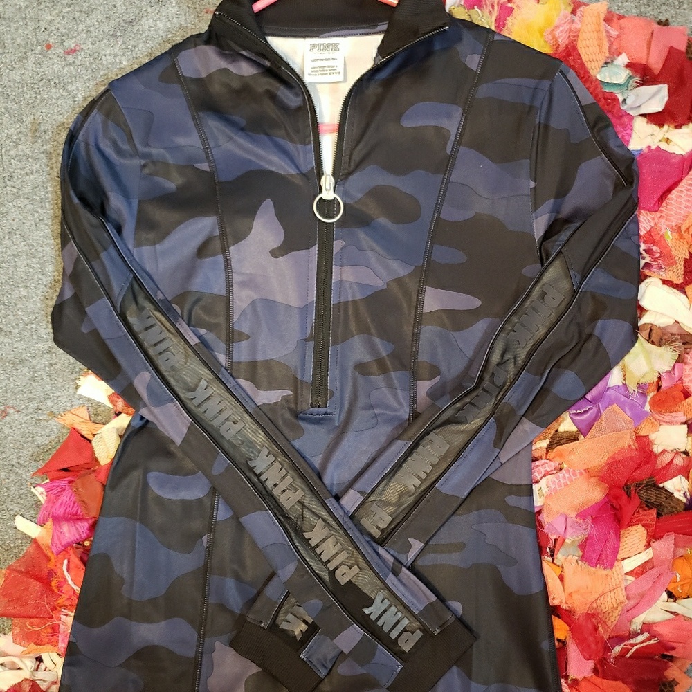 Ultimate deep zip, Nwot, sold out immediately (: